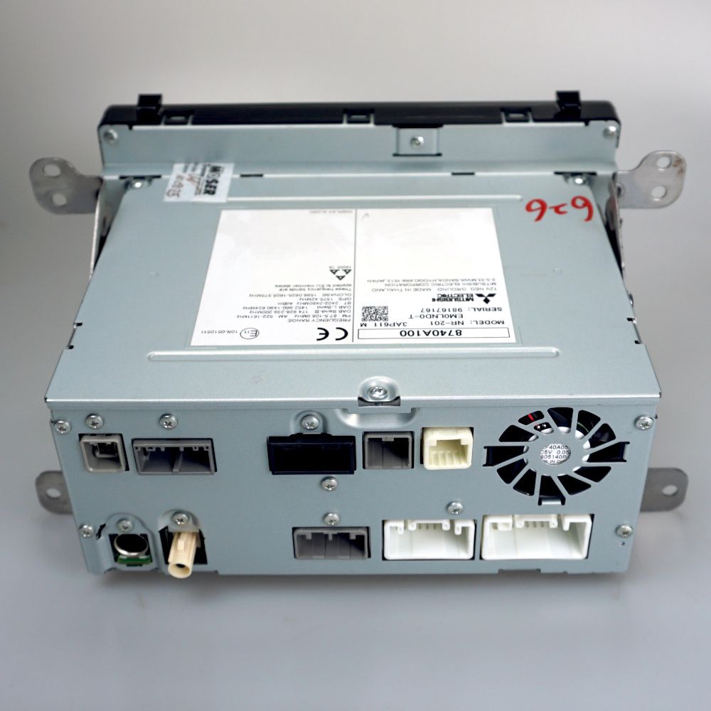 Mitsubishi Outlander Navigationsgerät 2 Mitsubishi Outlander Navigationsgerät – Bild 2